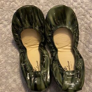 Storehouse Flats patent leather green sz 7